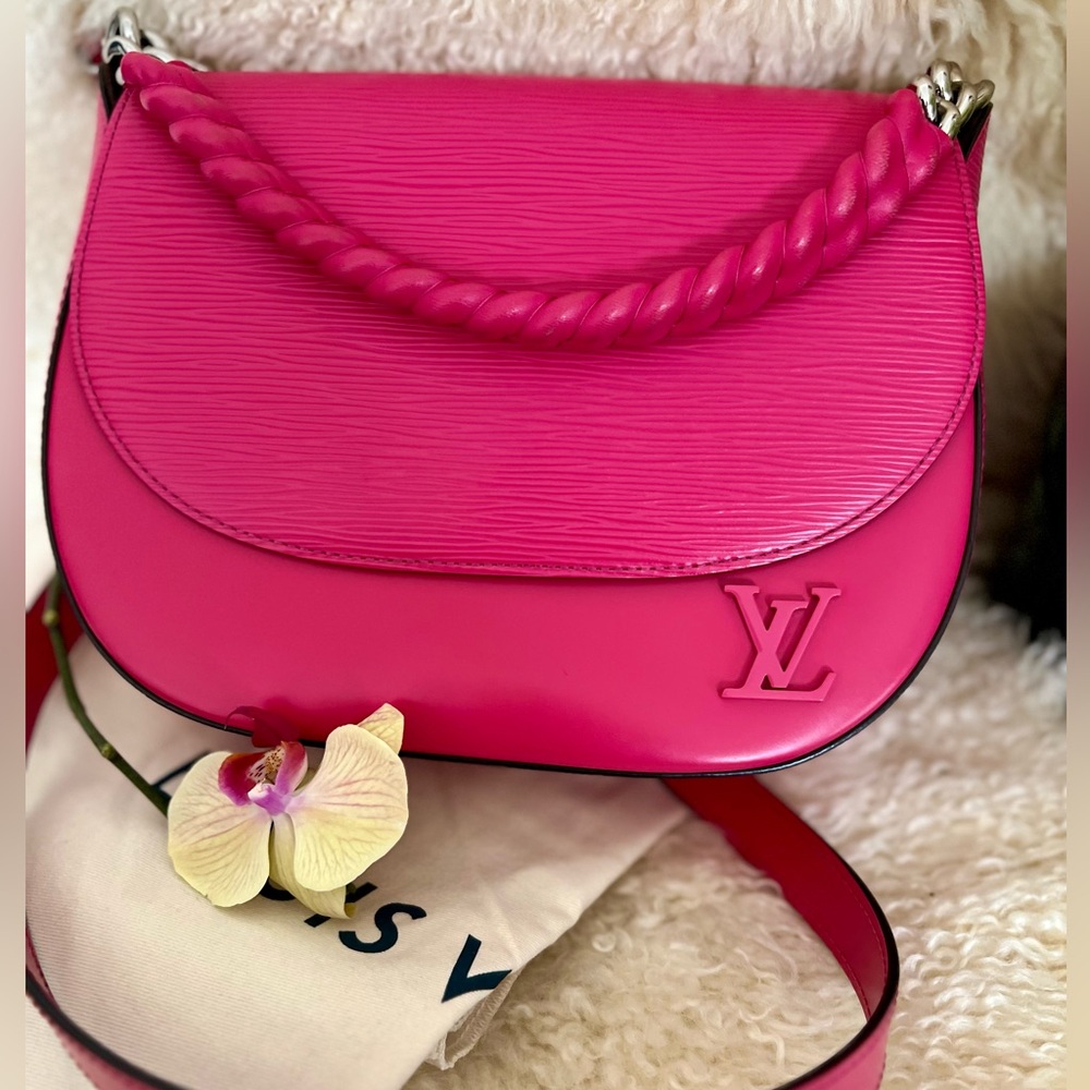 Louis Vuitton Luna Handbag in Epi Leather, Shoulder Bag with Braided Handle